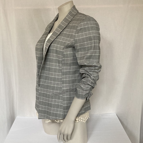 TAKARA Women’s Ruched-Sleeve Plaid Jacket Black/Gray Size Small NWOT - Picture 1 of 7